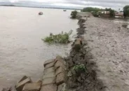 ঘূর্ণিঝড় সিত্রাং: নদীরক্ষা বাঁধ ঝুঁকিতে উপকূল বাসী