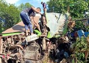 গোপালগঞ্জে নিয়ন্ত্রণ হারিয়ে গাছের সঙ্গে বাসের ধাক্কায় চারজন নিহত