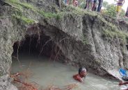 শ্যামনগরে ঝুকিপূর্ণ বাক্সকল ভেঙে পানি প্রবেশ, আতঙ্কে উপকূলবাসী