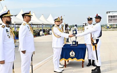 নৌবাহিনীর ৬৭১ জন নবীন নাবিকের শিক্ষা সমাপনী কুচকাওয়াজ অনুষ্ঠিত
