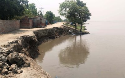 বালু উত্তোলনে ভাংছে ইছামতি, একের পর এক ভূ-খন্ড হারাচ্ছে বাংলাদেশ