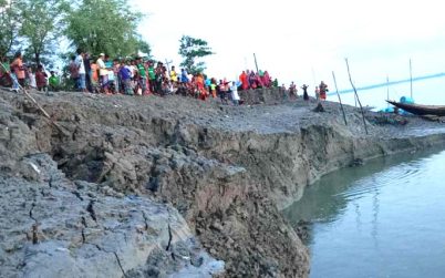 শ্যামনগর উপকূল রক্ষা বাঁধে আবারো ভাঙন