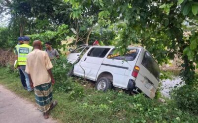 ডুমুরিয়ায় এ্যাম্বুলেন্সের ধাক্কায় নারী নিহত