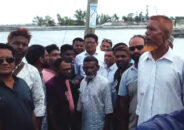 নদীভাঙনে ক্ষতিগ্রস্তদের দেবহাটা উপজেলা বিএনপি ত্রাণ বিতরণ