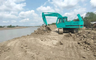 আশাশুনির গোয়ালডাঙ্গায় বেড়ীবাঁধের ভাঙ্গন মেরামতের কাজ শুরু