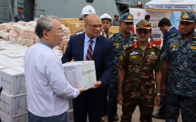 ভূমিকম্পে ক্ষতিগ্রস্ত মায়ানমারে ত্রাণ ও মানবিক সহায়তা হস্তান্তর নৌবাহিনীর