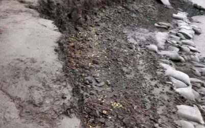 কপোতাক্ষ নদে বিলিন হলো পাউবোর ৩০০ মিটার বেঁড়িবাঁধ