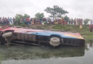আশাশুনি যাত্রীবাহী বাস খাদে, আহত-১৪