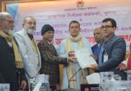 খুলনা-৩ আসনে বিএনপির প্রার্থী হিসেবে মনোনয়নপত্র জমা দিলেন রকিবুল ইসলাম বকুল