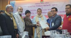 খুলনা-৩ আসনে বিএনপির প্রার্থী হিসেবে মনোনয়নপত্র জমা দিলেন রকিবুল ইসলাম বকুল