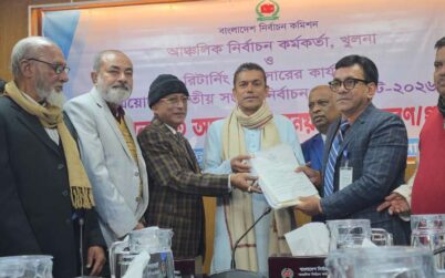 খুলনা-৩ আসনে বিএনপির প্রার্থী হিসেবে মনোনয়নপত্র জমা দিলেন রকিবুল ইসলাম বকুল