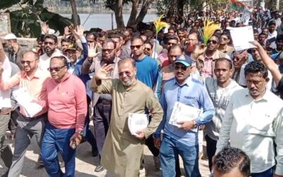 মোংলায় ধানের শীষের প্রার্থীর নির্বাচনী মিছিল