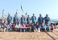 মায়ানমারে সিমেন্ট পাচারকালে নৌবাহিনীর হাতে আটক ১১