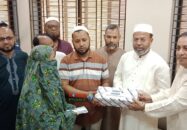 দুর্ঘটনায় নিহতদের পরিবারের মাঝে নৌবাহিনী ও জেলা প্রশাসনের অর্থ সহায়তা