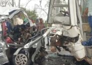 রামপালে বাস-মাইক্রোবাস সংঘর্ষে বর কনেসহ নিহত ১৪