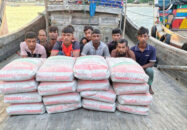 মায়ানমারে পাচারকালে সিমেন্টসহ ২১ জন আটক নৌবাহিনীর হাতে