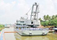 নৌবাহিনীর বহরে যুক্ত হলো ফ্লোটিং ক্রেন