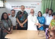 খুলনায় ওয়ার্ল্ড ভিশনের WEE প্রকল্পের আওতায় নারী উদ্যোক্তাদের নগদ অর্থ সহায়তা