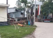ডুমুরিয়া হাসপাতালের প্রধান ফটকে অবৈধ স্থাপনা, রোগী যাতায়াতে বিঘ্ন