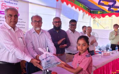 শিক্ষা উপকরণ বিতরণ করলো রামপাল তাপ বিদ্যুৎ কেন্দ্র