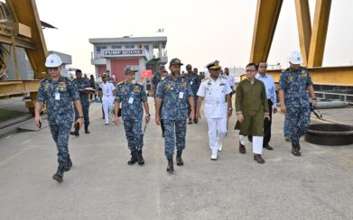 চট্টগ্রাম ড্রাই ডক লিমিটেড পরিদর্শন করলেন বাণিজ্যমন্ত্রী
